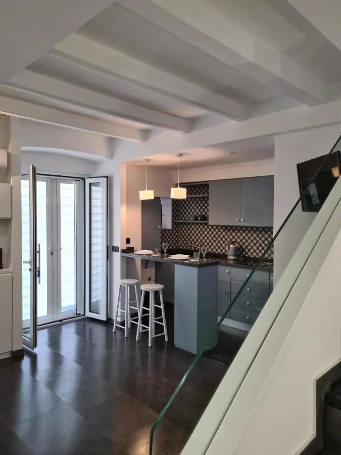Apartment L'Orlando Innamorato Naples Italy